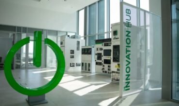 Schneider Electric Expands Duna Smart Power Systems Smart Factory
